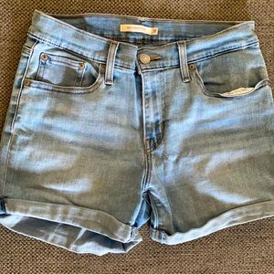 Levi’s mid rise denim shorts